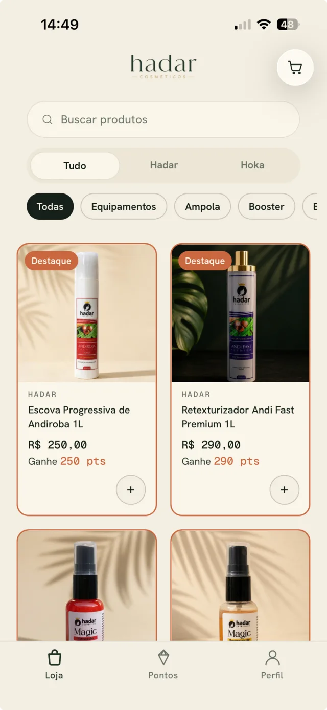 Tela do catálogo no app Hadar: busca, filtros por marca e categoria, produtos com preço e pontos
